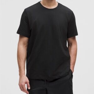 Lululemon Shirt Mens Medium Black Core Short Sleeve Crew Neck Anti Stink EUC